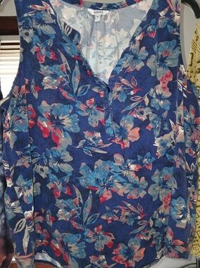 Sonoma Sleeveless Navy Floral V-Neck Blouse